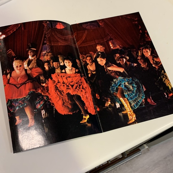 Moulin Rouge two disc DVD .  Has bonus features and collector box. - Picture 4 of 5